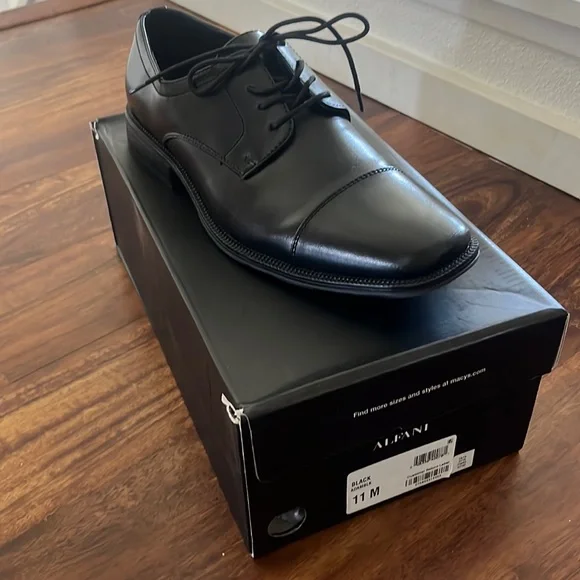 Dress shoes barely worn! BARELY WORN Johnston & Murphy SANBORN Plain Toe Black  main image 2